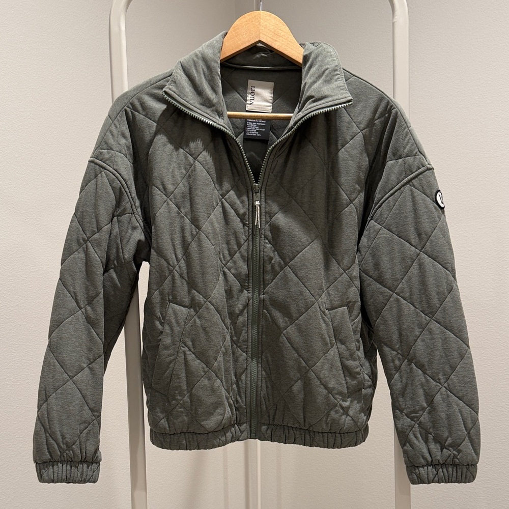 Vuori Halo Insulated Jacket in Pistachio Green XS